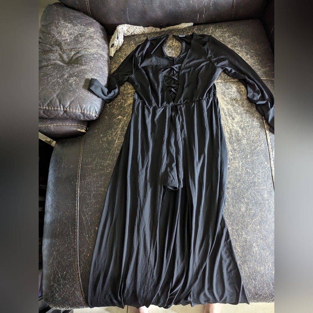 Venus M dress with slit and shorts. And tied up the front.